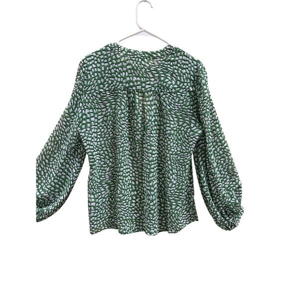 Chico’s Women’s Size 2 Boho Peasant Blouse Green White Abstract Geo print resort - Picture 7 of 8